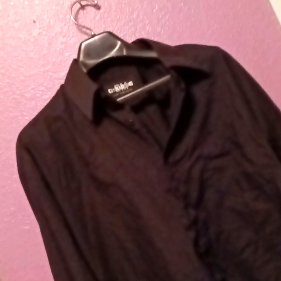 Button up - Picture 1 of 1